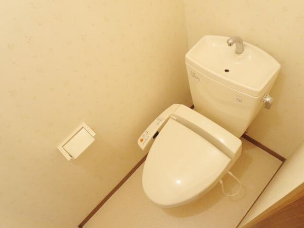 トイレ(★清潔感漂うウォシュレット付きのトイレです★)
