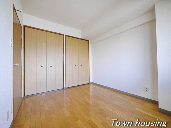 寝室(同シリーズ)