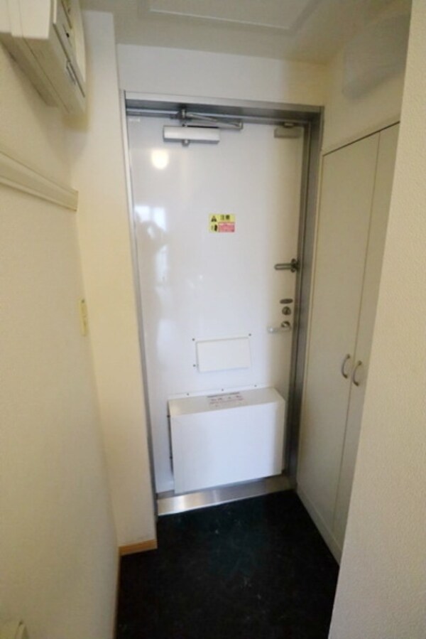 玄関(同シリーズ)