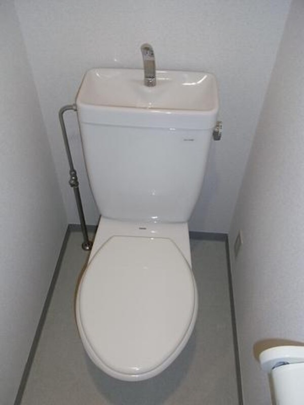 トイレ(バス・トイレ別のお部屋です)
