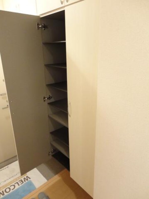 玄関(★シューズＢＯＸです★)