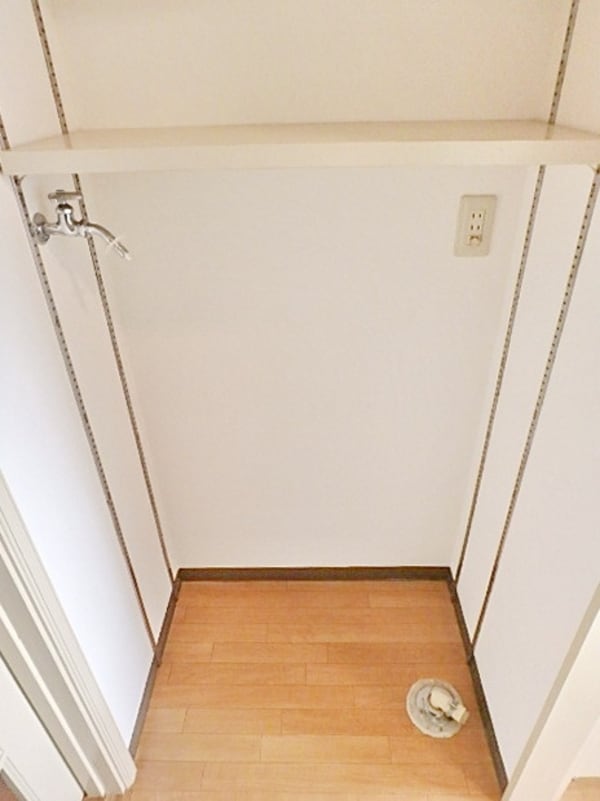 洗面(室内洗濯機置場)
