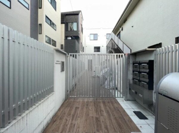 エントランス(庭)