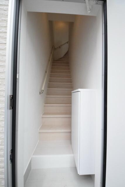 物件内観写真10　(玄関)