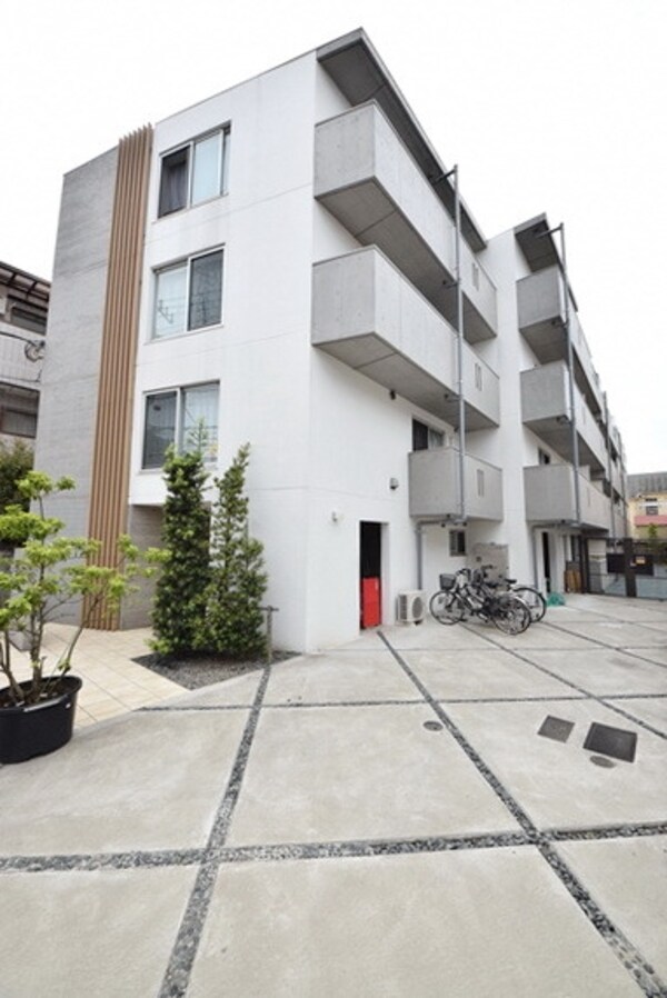 外観(★安定感のある低層ＲＣ造★)