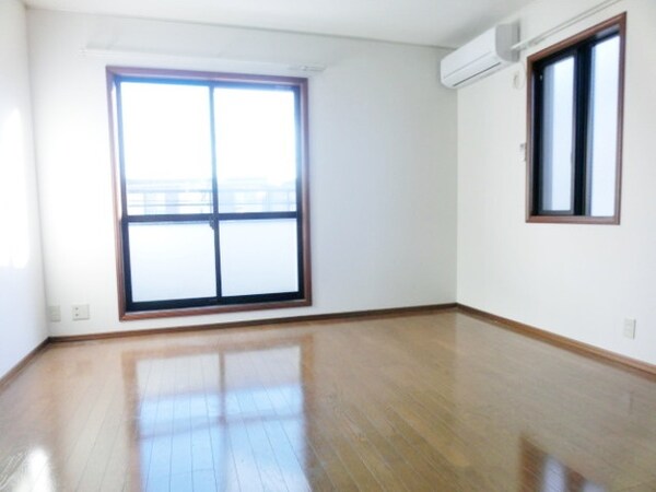 リビング・居室(人気の角部屋です)