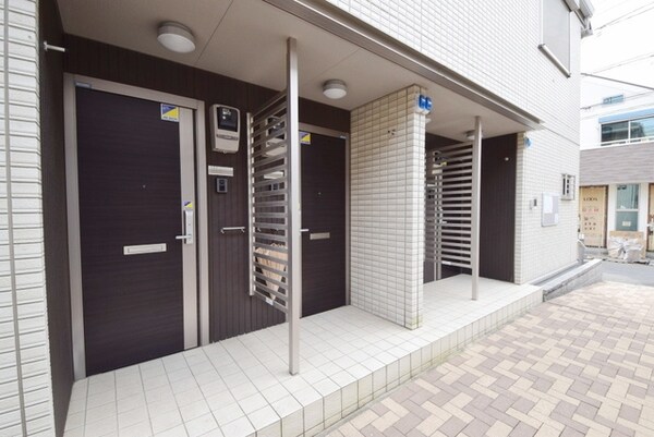 エントランス(★玄関前★)