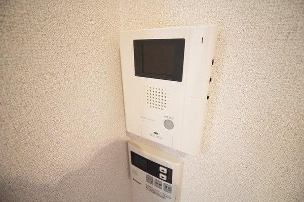 設備(★テレビモニタ付インターホンです★)