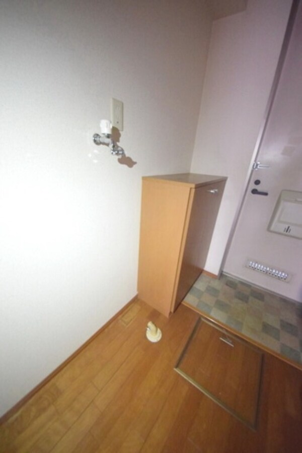 玄関(洗濯機置き場)