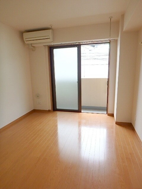 物件内観写真2　(★明るい室内★)