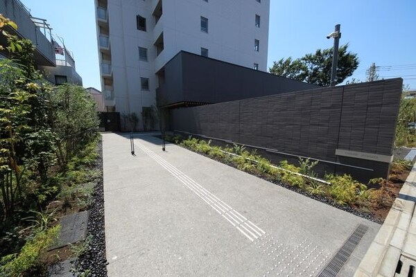 その他(★建物入り口です★)