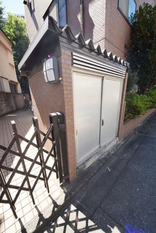 共有部分(ゴミ置き場)