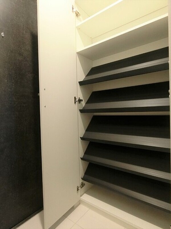 設備(シューズボックス)