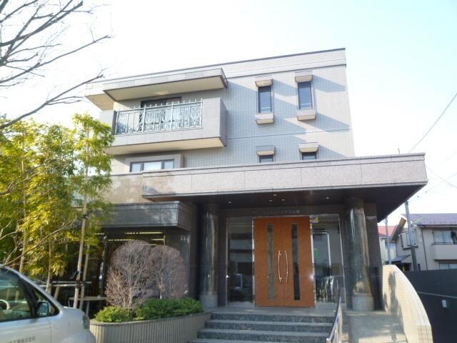 物件外観写真1　(★ペット飼育相談★オートロック付きで安心です★)