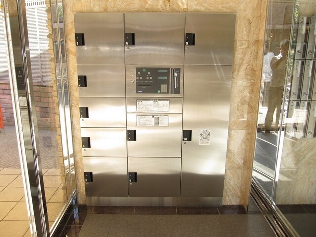 物件内観写真17　(宅配ボックス付で不在時も安心)