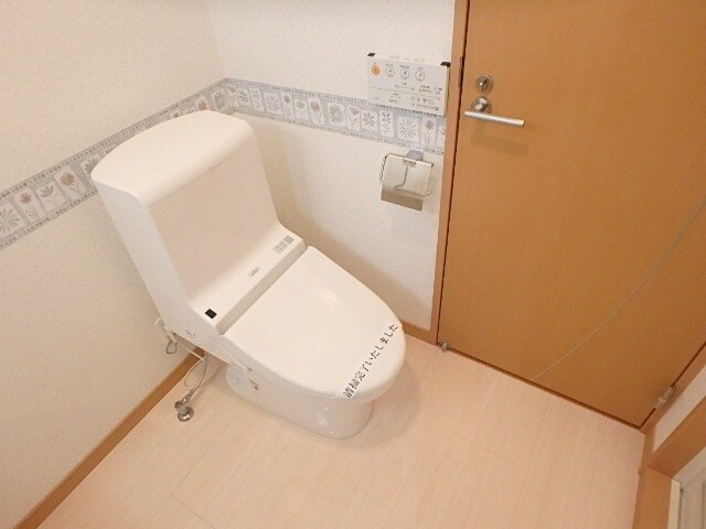 物件内観写真6　(トイレ)