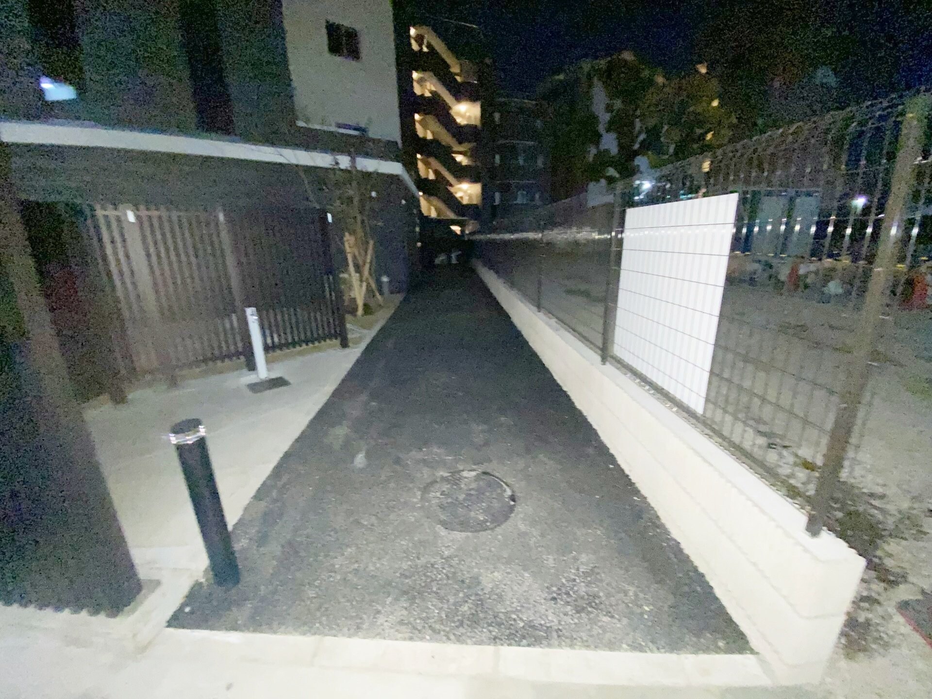 物件内観写真11　(駐車場)