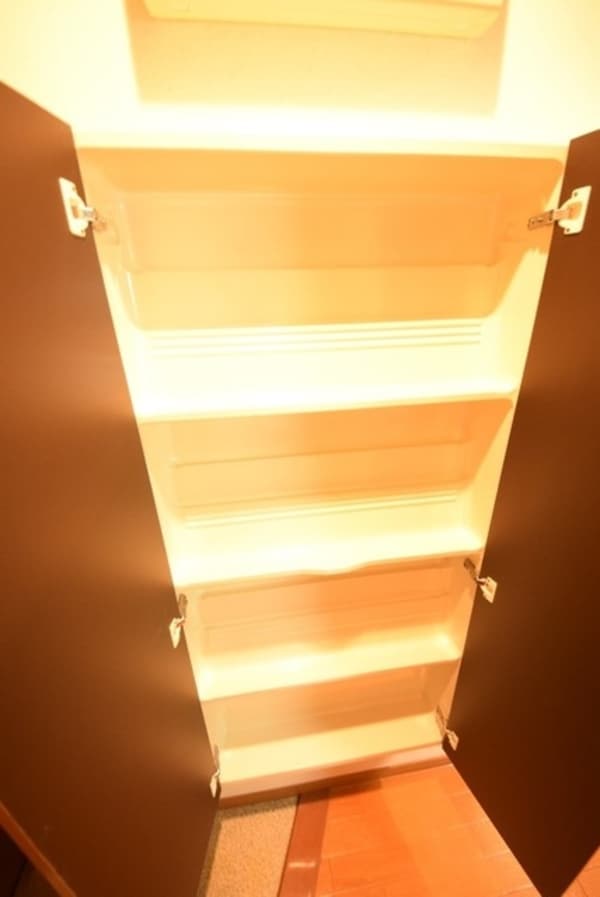 設備(シューズＢＯＸ)