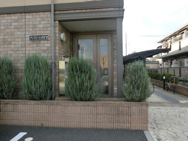 エントランス(オートロック完備)