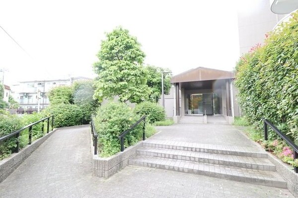 エントランス(★お問い合わせはタウンはウイングまで★)