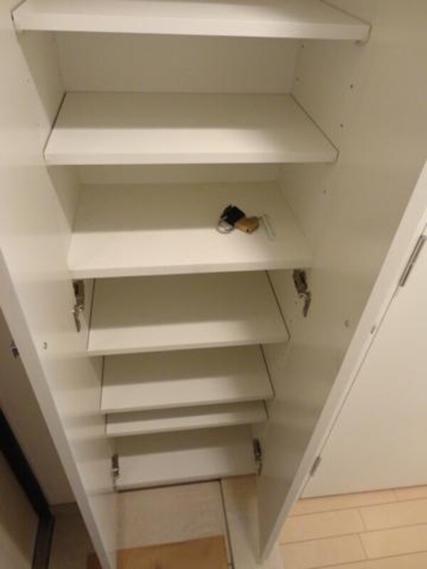 玄関(★沢山入るシューズＢＯＸです★)