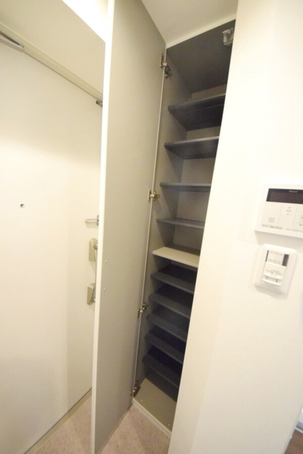 設備(シューズボックス)