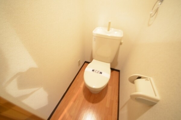 トイレ(お部屋探しはタウンハウジングへ♪)