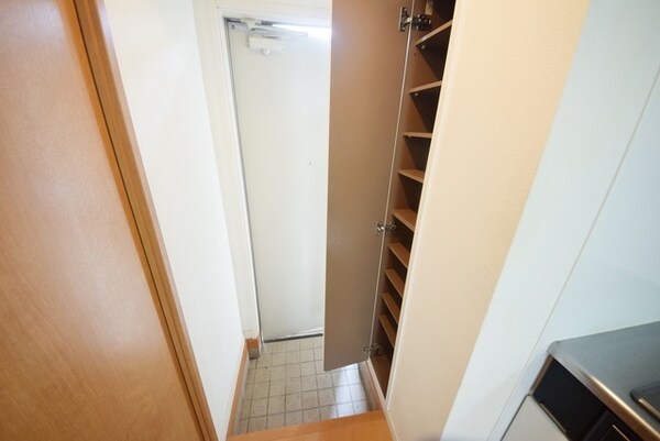 玄関(★お問い合わせはタウンハウジング千歳烏山店★)