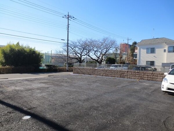 エントランス(★敷地内駐車場★)