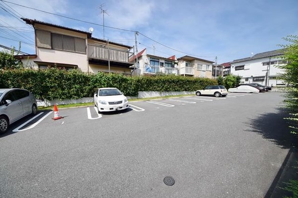 駐車場(★敷地内駐車場も広々しております★)