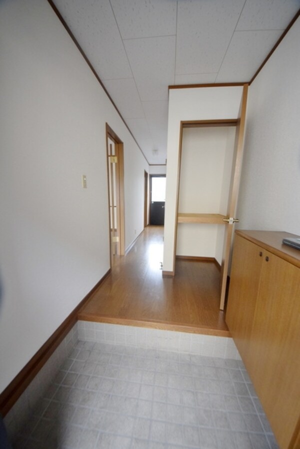 玄関(お問い合わせはタウンハウジングまで)