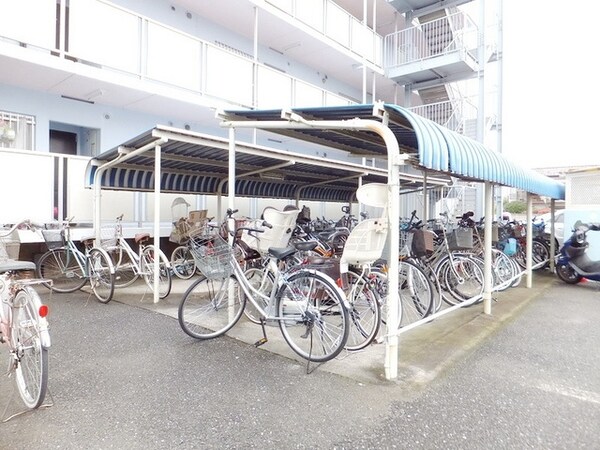 共有部分(★敷地内屋根付き駐輪場★)