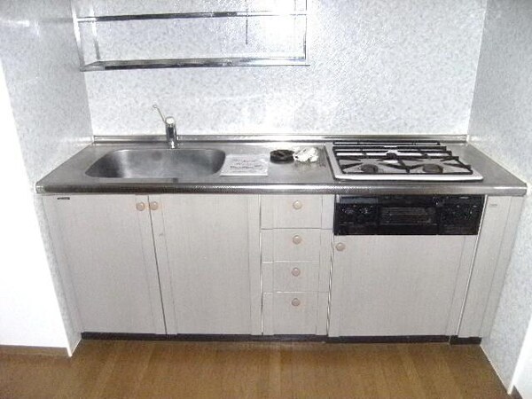 キッチン(３口システムキッチン)