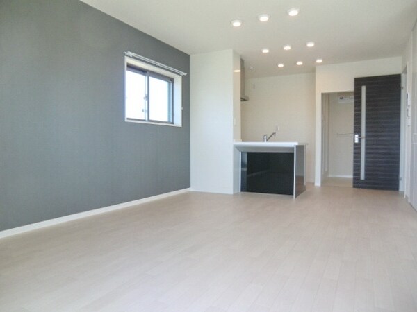 その他(★アクセントクロスがおしゃれなリビングスペース★)