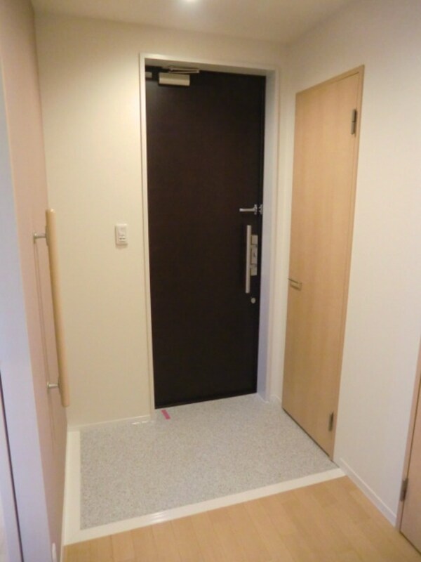 玄関(★人感センサー付きの玄関★)