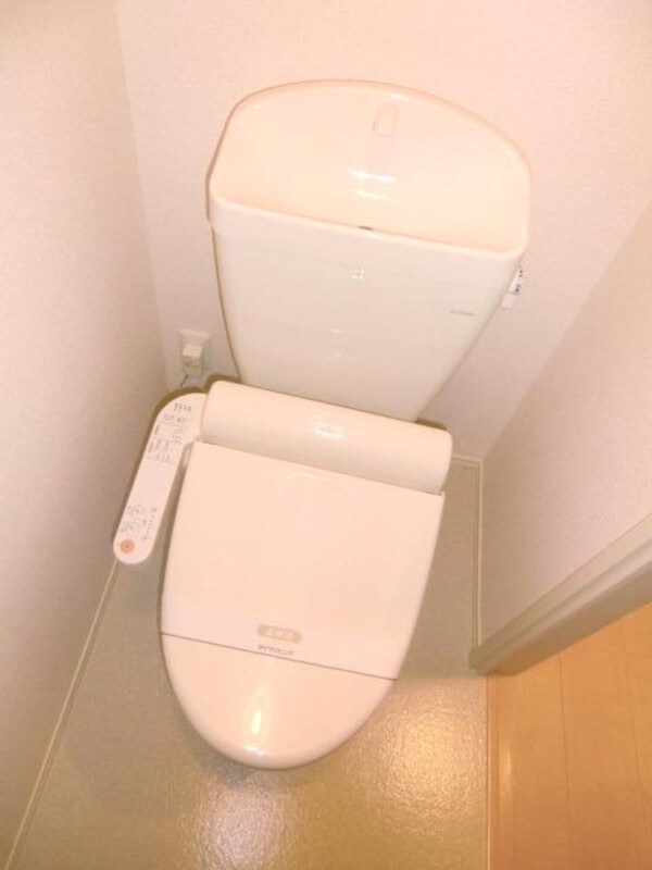 トイレ(ウォシュレット完備)