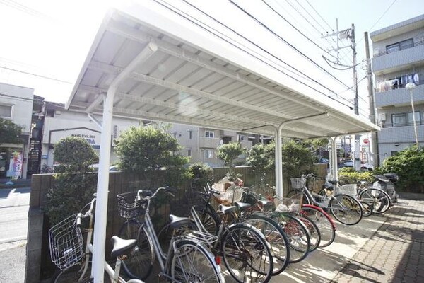 共有部分(屋根付きの駐輪場)