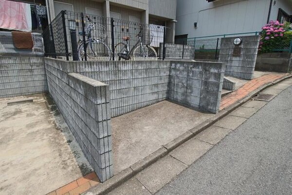 共有部分(敷地内ゴミ置き場)