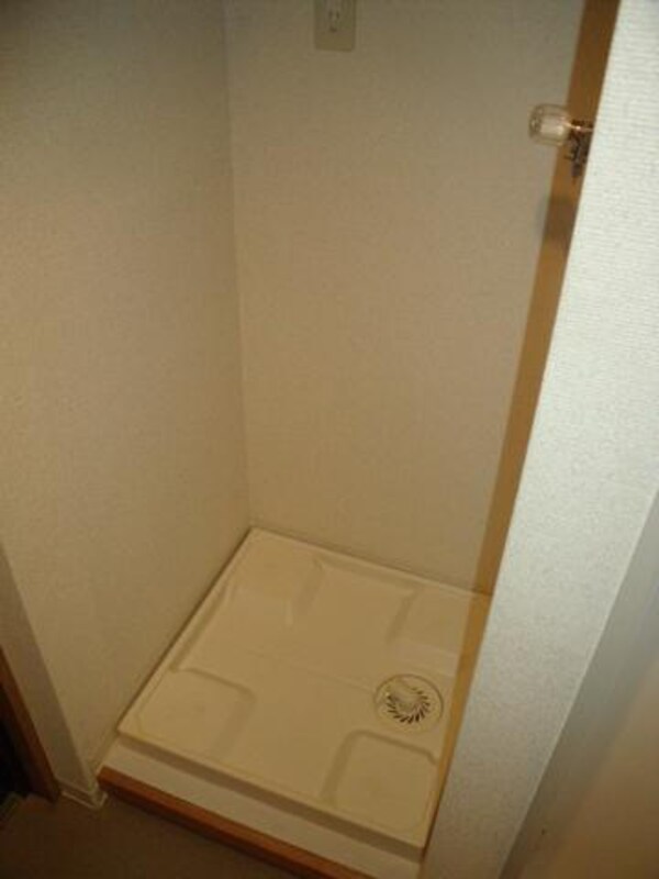 洗面(室内洗濯機置場です)