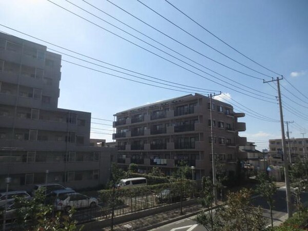 眺望(住宅街にある分譲タイプのマンションです。)
