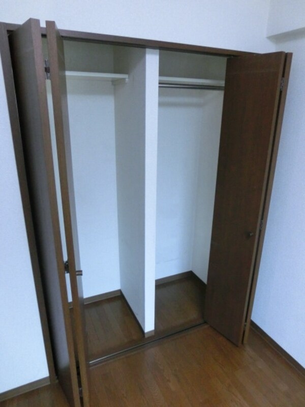 設備(クローゼット収納完備)