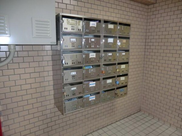 設備(ダイヤル式のポストです)