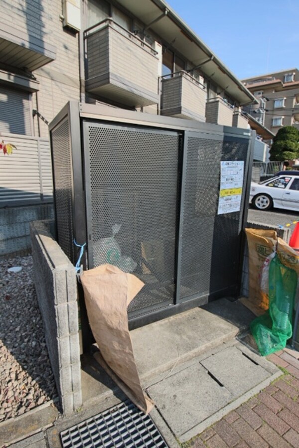共有部分(敷地内ゴミ置き場)