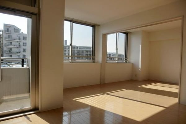 リビング・居室(ＬＤＫ１２.９帖のとても広いお部屋です)