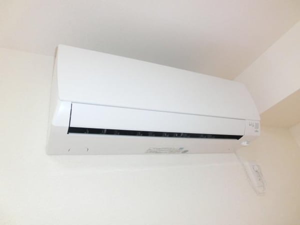 設備(エアコン２基付き)