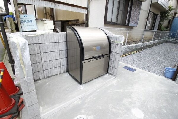 共有部分(ゴミ置き場です)