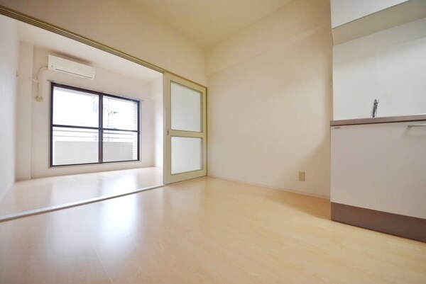 その他室内・内装(明るく広いお部屋です)