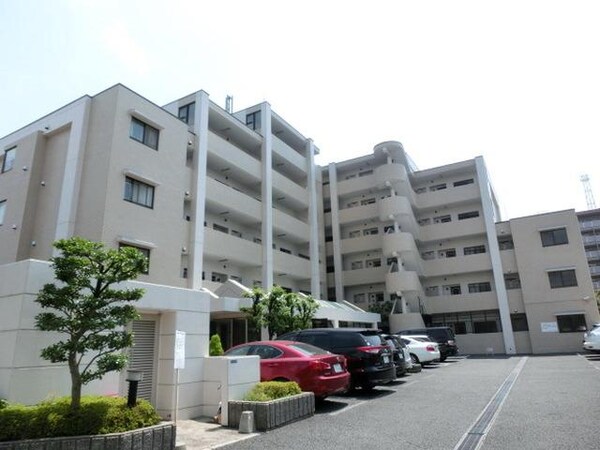 外観(駅より徒歩３分の閑静な住宅街に立地)