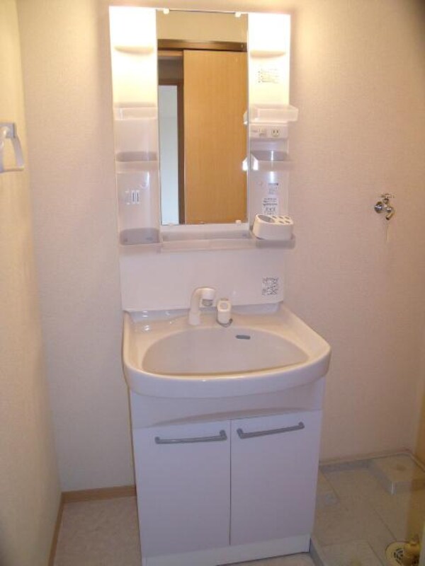 洗面(独立洗面台完備)