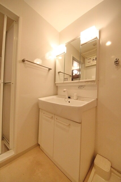 物件内観写真6　(洗面所)